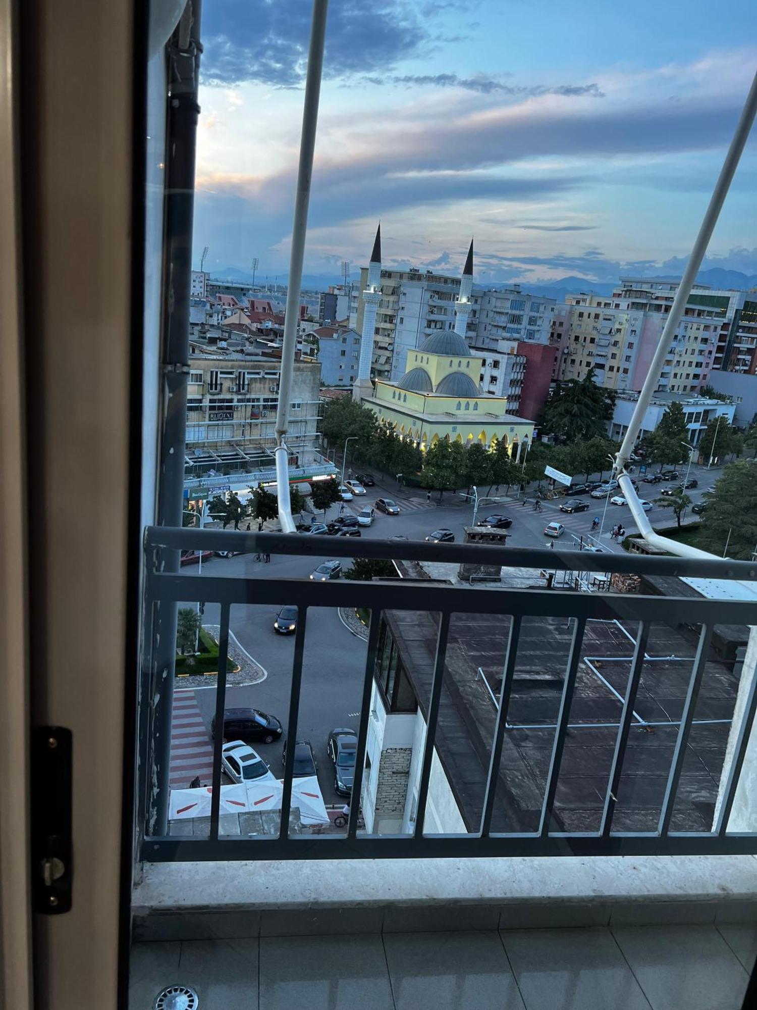 Amy'S Luxury Appartment Shkodër Esterno foto