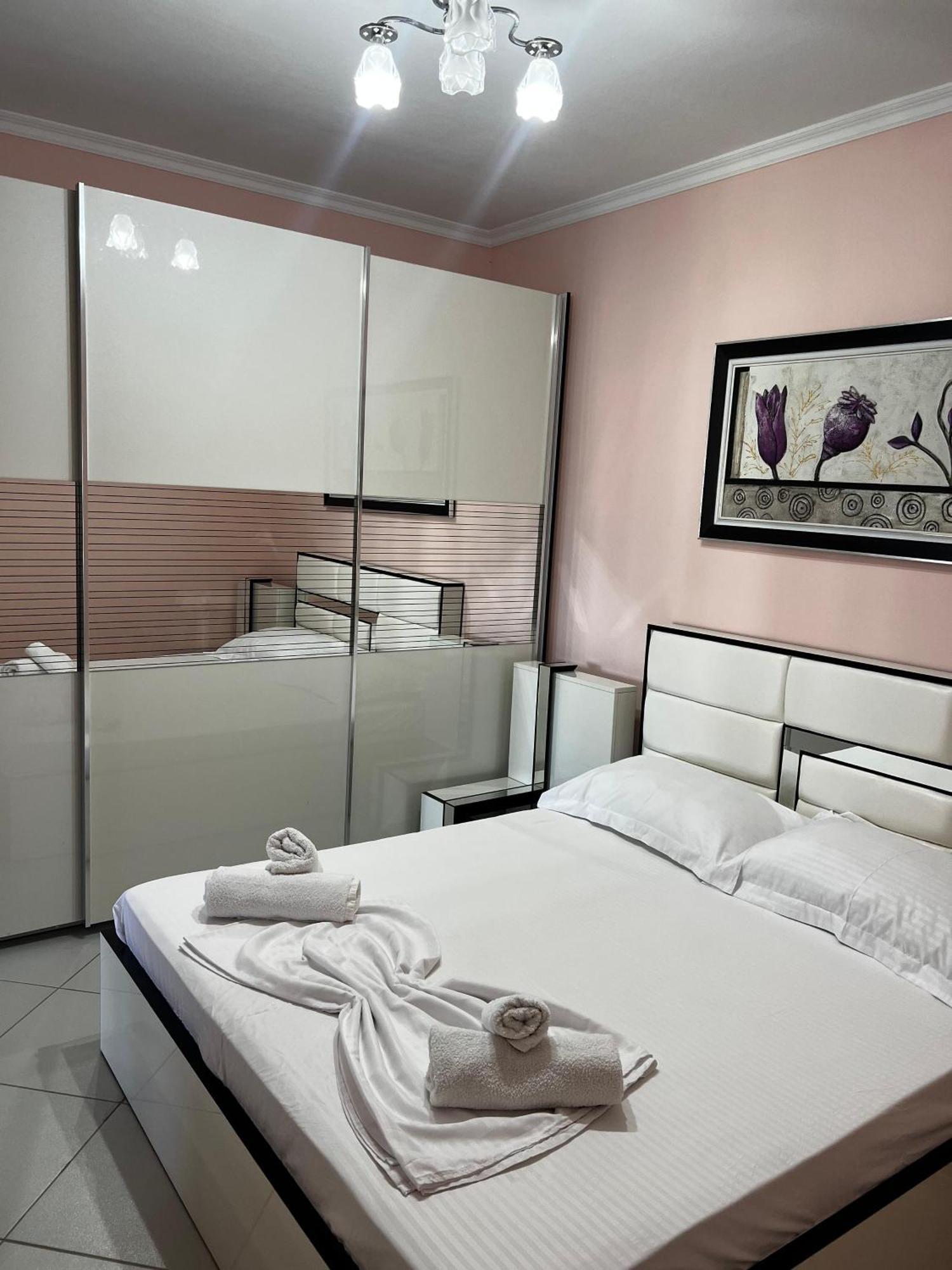 Amy'S Luxury Appartment Shkodër Esterno foto
