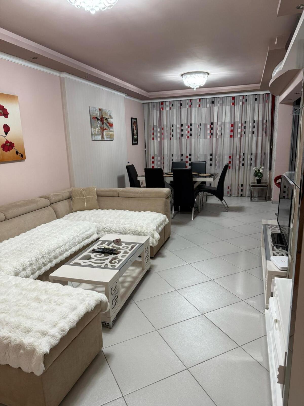 Amy'S Luxury Appartment Shkodër Esterno foto
