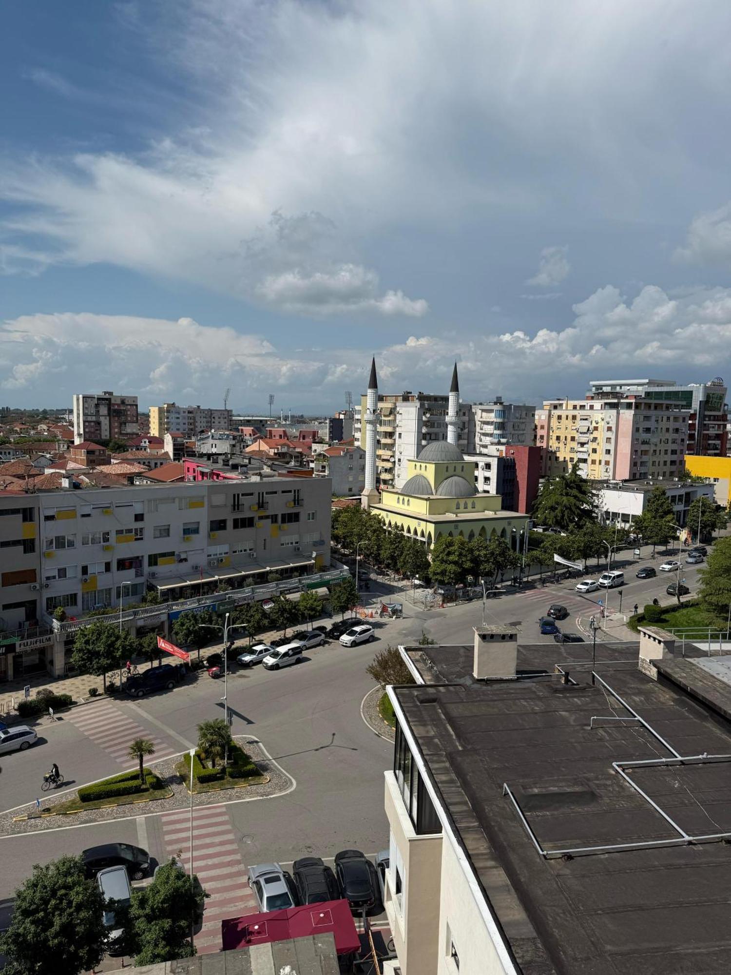 Amy'S Luxury Appartment Shkodër Esterno foto